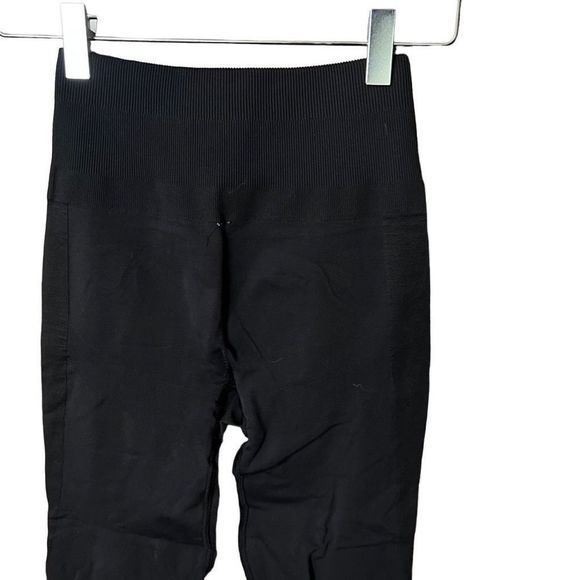 Lululemon Seamless Leggings 4 - Picture 5 of 7